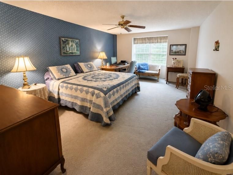 Active With Contract: $246,900 (2 beds, 2 baths, 1459 Square Feet)