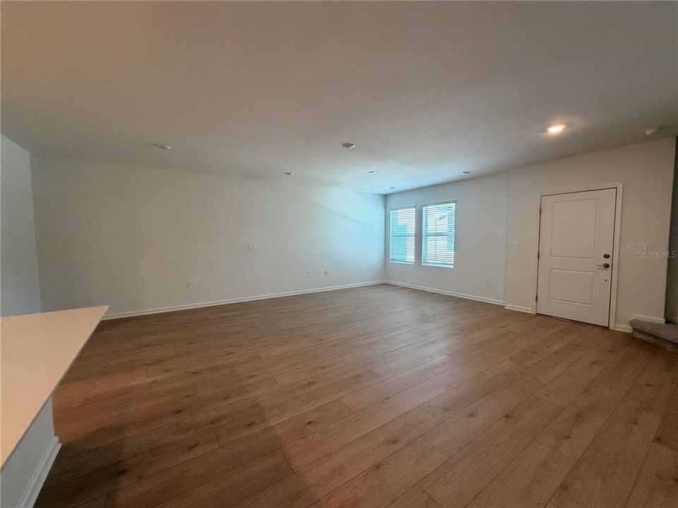 В аренду: $2,250 (3 спален, 2 ванн, 1664 Квадратных фут)