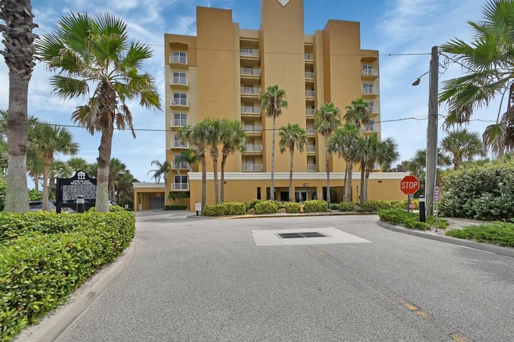 For Sale: $1,125,000 (3 beds, 3 baths, 2226 Square Feet)