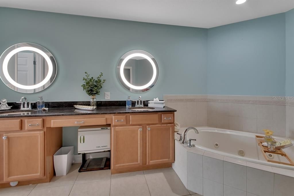 For Sale: $1,125,000 (3 beds, 3 baths, 2226 Square Feet)