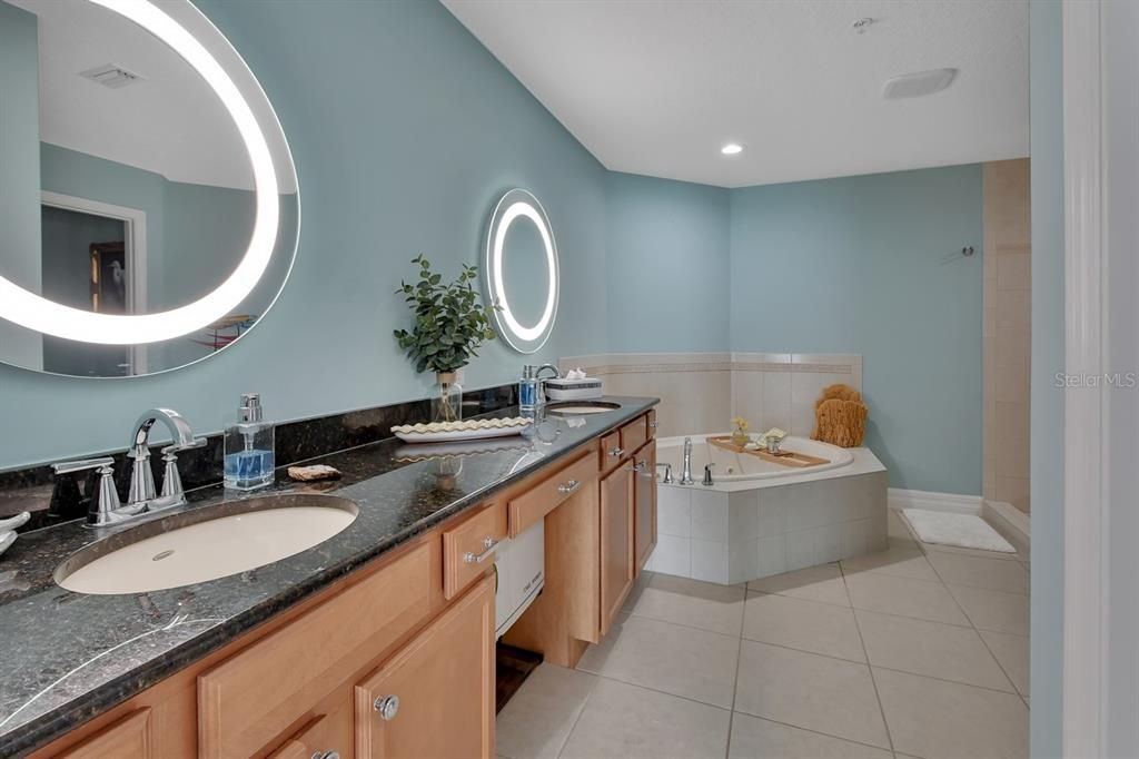 For Sale: $1,125,000 (3 beds, 3 baths, 2226 Square Feet)