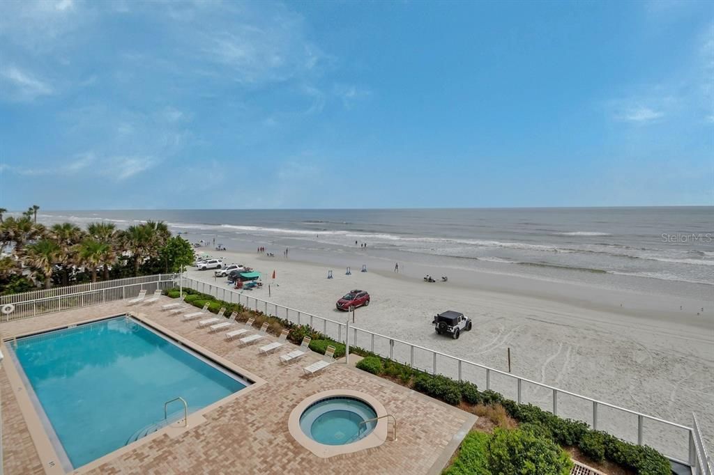 For Sale: $1,125,000 (3 beds, 3 baths, 2226 Square Feet)