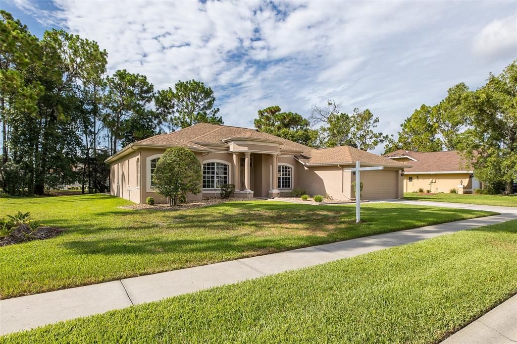 For Sale: $410,000 (3 beds, 2 baths, 2098 Square Feet)