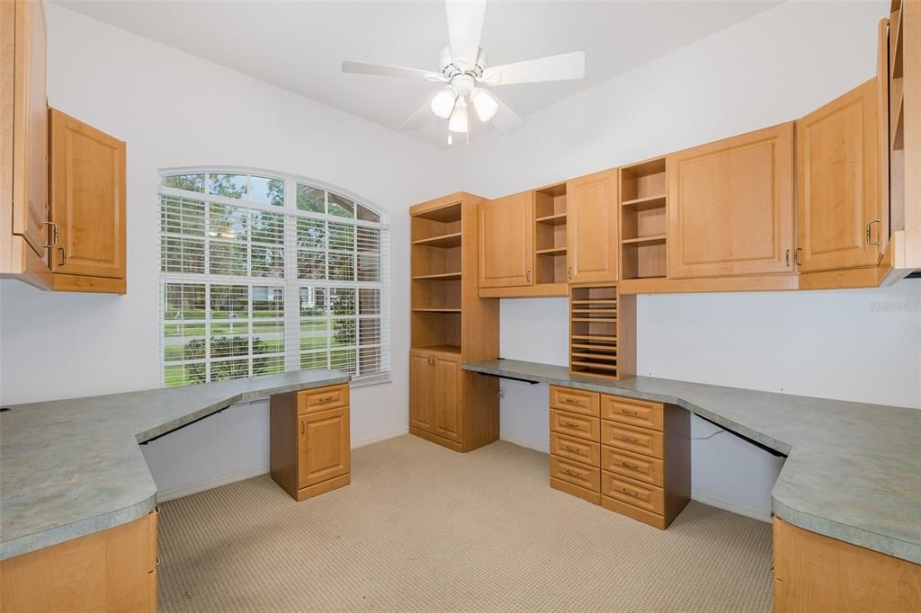 For Sale: $410,000 (3 beds, 2 baths, 2098 Square Feet)