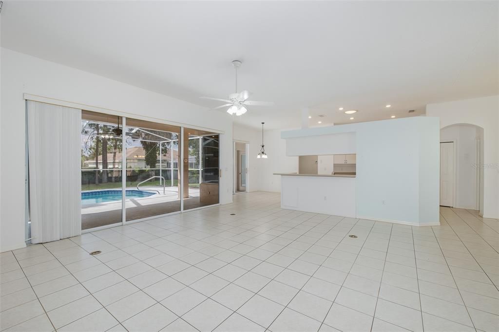 For Sale: $410,000 (3 beds, 2 baths, 2098 Square Feet)