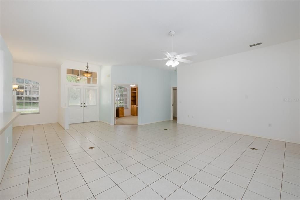 For Sale: $410,000 (3 beds, 2 baths, 2098 Square Feet)