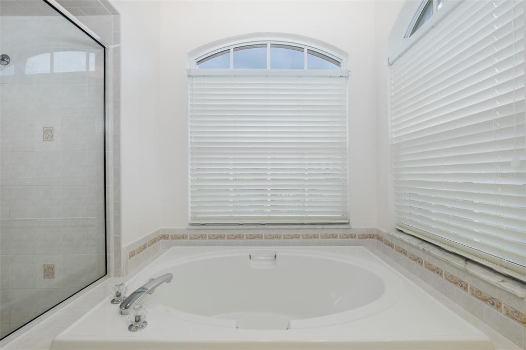 For Sale: $410,000 (3 beds, 2 baths, 2098 Square Feet)