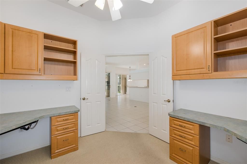 For Sale: $410,000 (3 beds, 2 baths, 2098 Square Feet)
