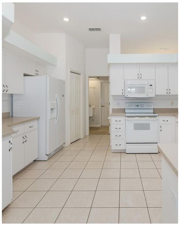 For Sale: $410,000 (3 beds, 2 baths, 2098 Square Feet)