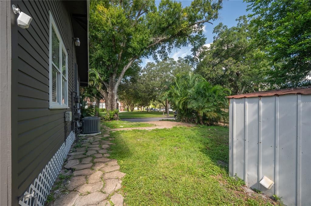 For Sale: $650,000 (4 beds, 2 baths, 1472 Square Feet)