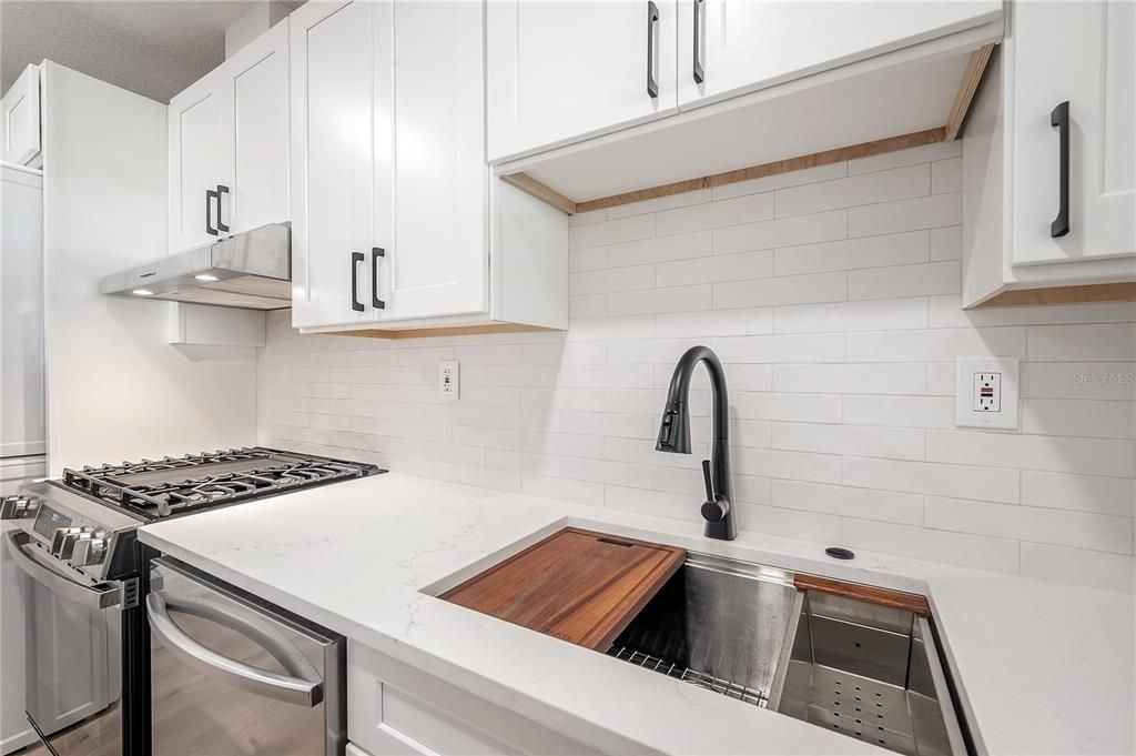 For Sale: $650,000 (4 beds, 2 baths, 1472 Square Feet)
