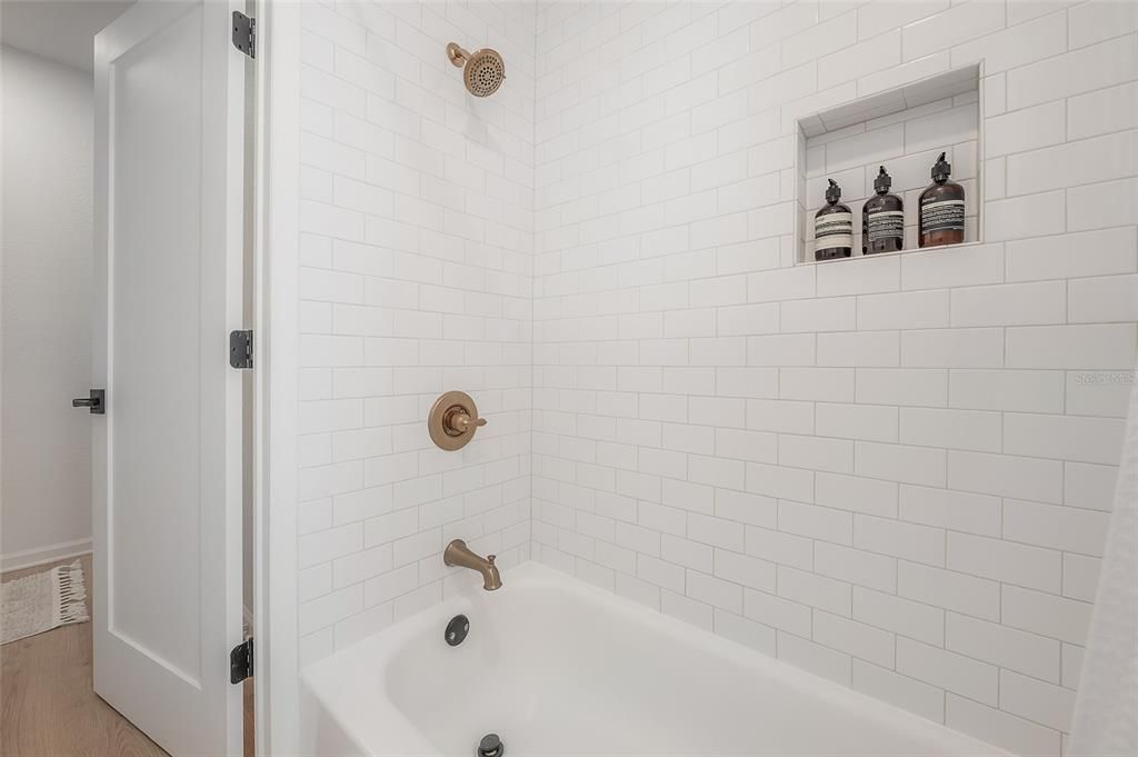 For Sale: $650,000 (4 beds, 2 baths, 1472 Square Feet)