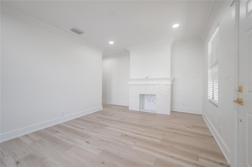 For Sale: $650,000 (4 beds, 2 baths, 1472 Square Feet)