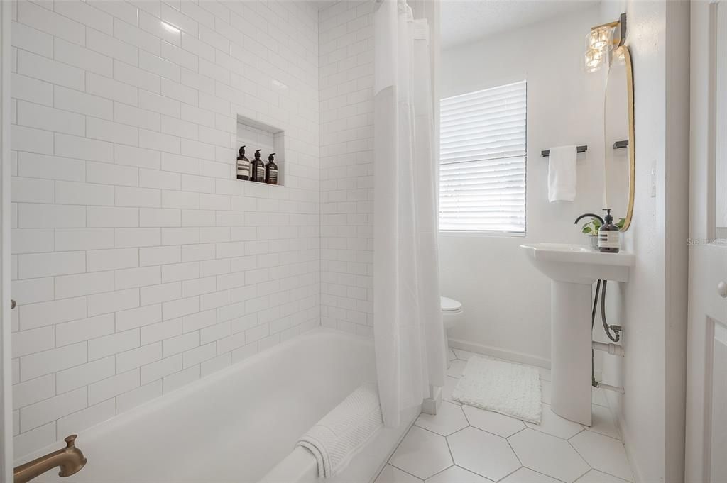 For Sale: $650,000 (4 beds, 2 baths, 1472 Square Feet)