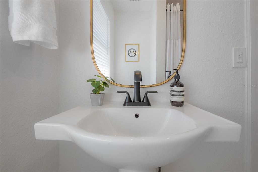For Sale: $650,000 (4 beds, 2 baths, 1472 Square Feet)
