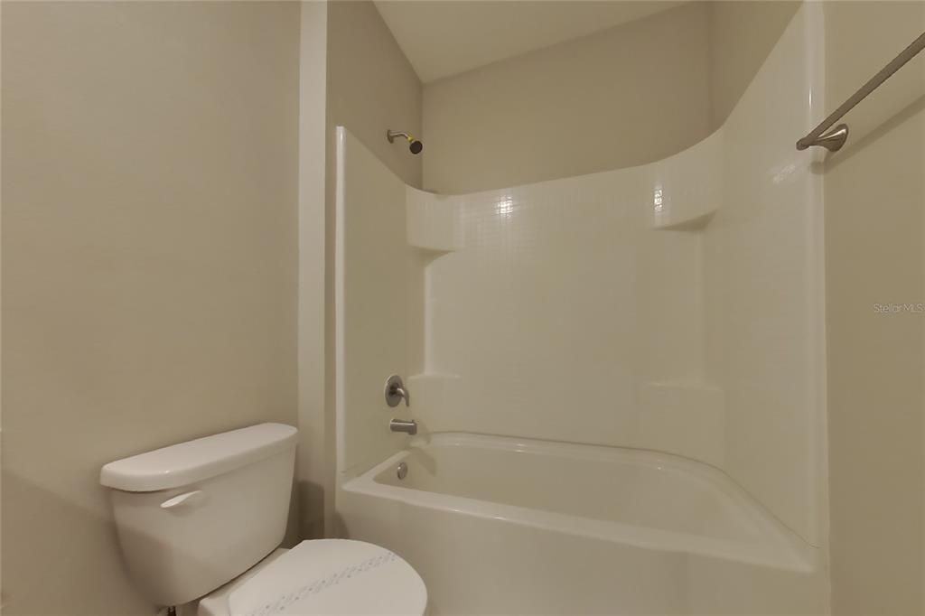 В аренду: $2,749 (5 спален, 3 ванн, 2696 Квадратных фут)