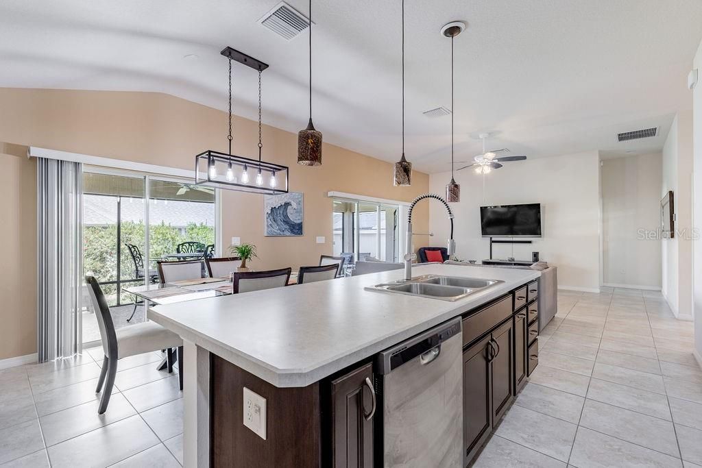 En Venta: $399,999 (3 camas, 2 baños, 1531 Pies cuadrados)