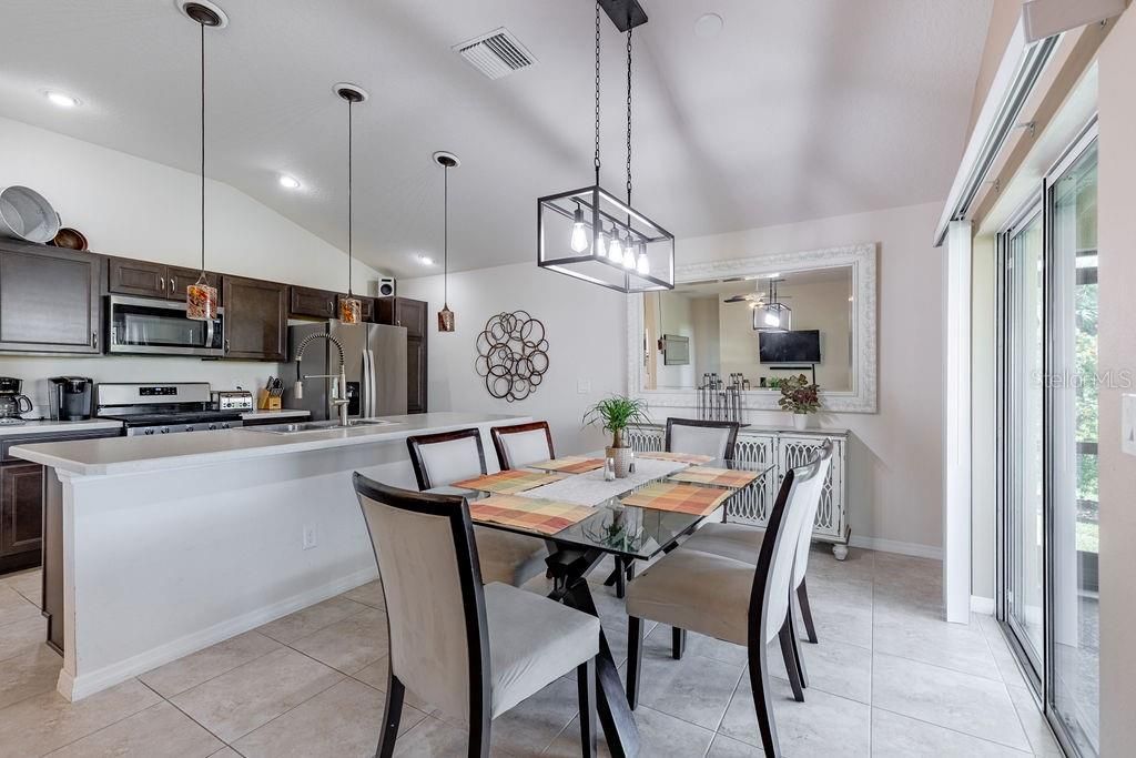 En Venta: $399,999 (3 camas, 2 baños, 1531 Pies cuadrados)