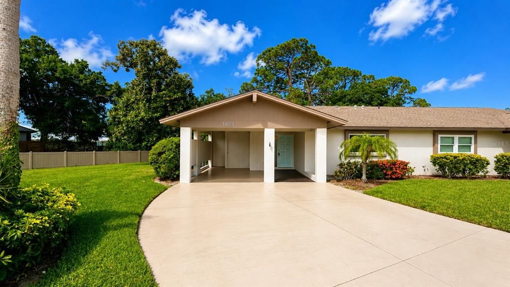 For Rent: $2,000 (2 beds, 2 baths, 1173 Square Feet)
