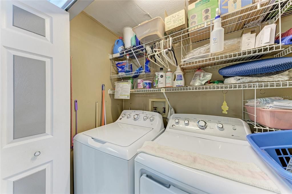 На продажу: $189,900 (2 спален, 2 ванн, 1428 Квадратных фут)
