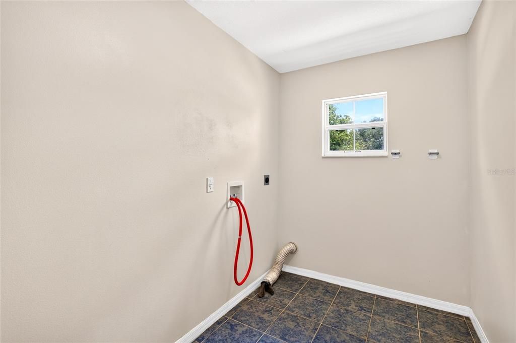 En Venta: $370,900 (3 camas, 2 baños, 2020 Pies cuadrados)