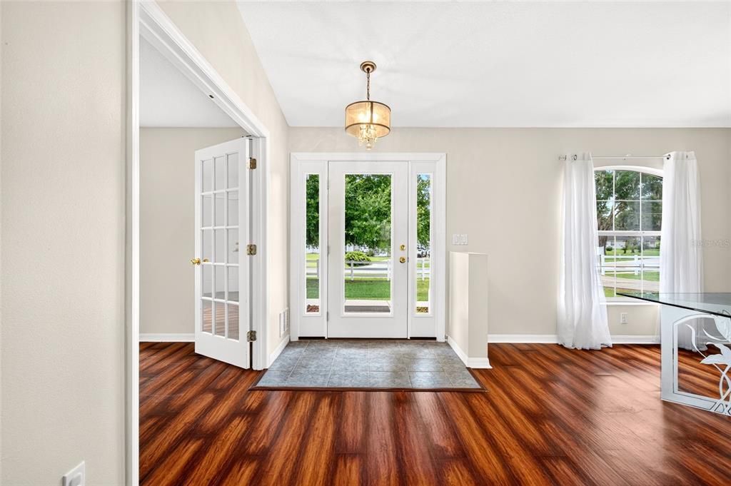 En Venta: $370,900 (3 camas, 2 baños, 2020 Pies cuadrados)