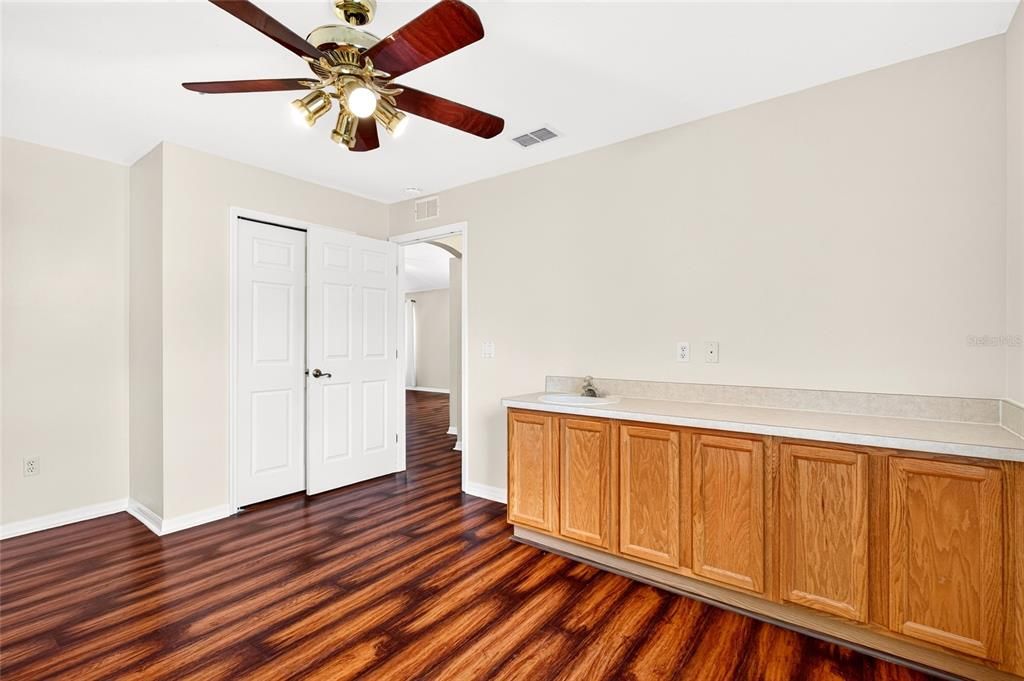 En Venta: $370,900 (3 camas, 2 baños, 2020 Pies cuadrados)