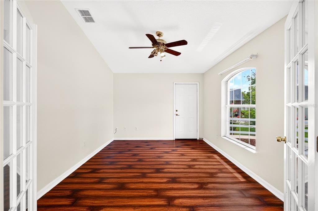 En Venta: $370,900 (3 camas, 2 baños, 2020 Pies cuadrados)
