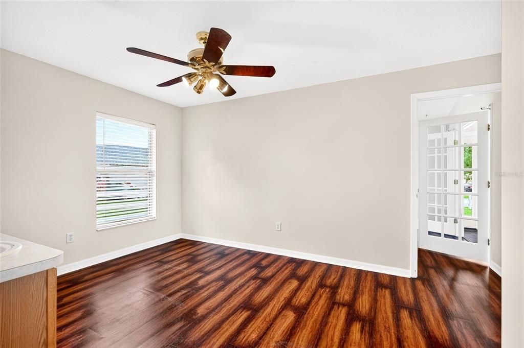 En Venta: $370,900 (3 camas, 2 baños, 2020 Pies cuadrados)