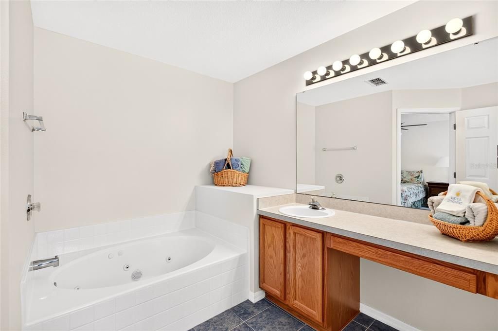 En Venta: $370,900 (3 camas, 2 baños, 2020 Pies cuadrados)
