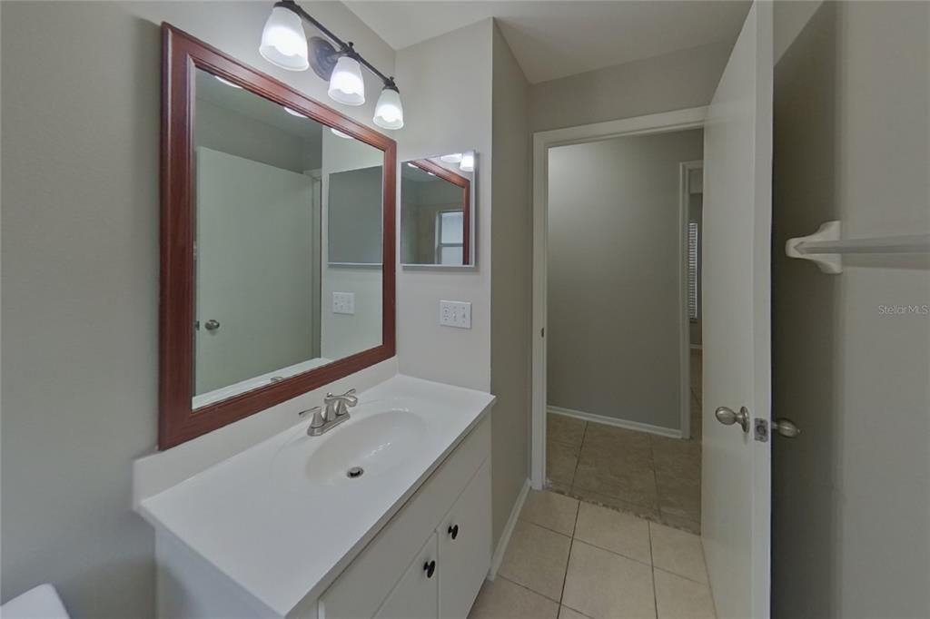 В аренду: $1,979 (4 спален, 2 ванн, 1213 Квадратных фут)