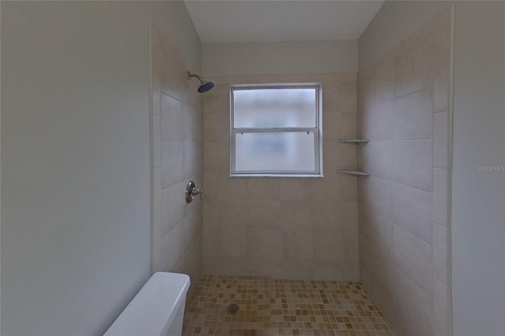 В аренду: $1,979 (4 спален, 2 ванн, 1213 Квадратных фут)