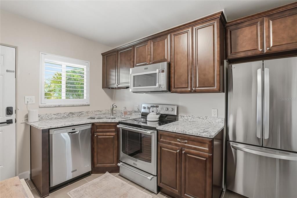 For Sale: $364,800 (1 beds, 1 baths, 602 Square Feet)