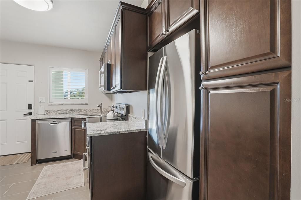 For Sale: $364,800 (1 beds, 1 baths, 602 Square Feet)
