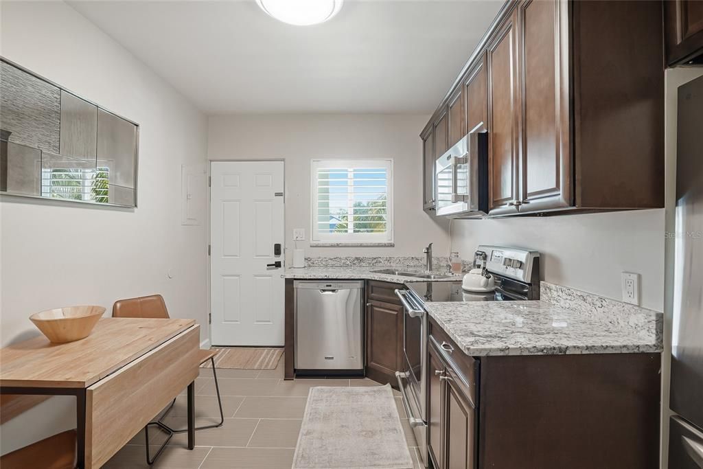 For Sale: $364,800 (1 beds, 1 baths, 602 Square Feet)