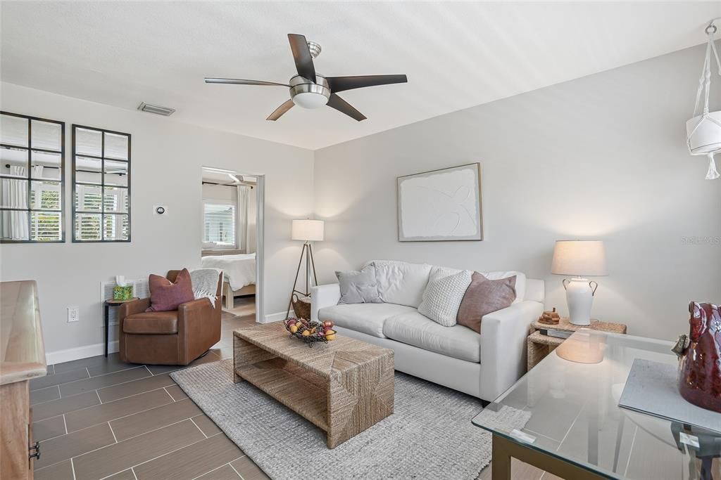 For Sale: $364,800 (1 beds, 1 baths, 602 Square Feet)