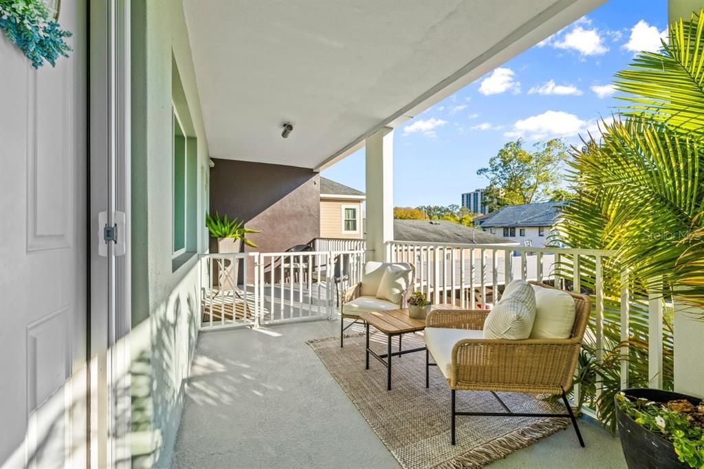 For Sale: $364,800 (1 beds, 1 baths, 602 Square Feet)
