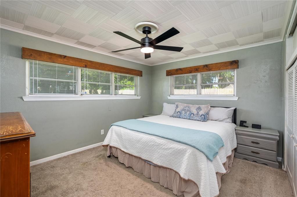 Active With Contract: $295,000 (3 beds, 1 baths, 1400 Square Feet)