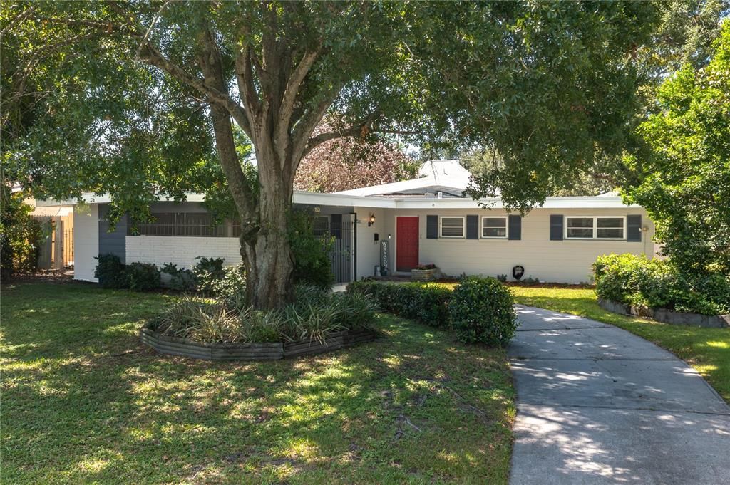 Active With Contract: $295,000 (3 beds, 1 baths, 1400 Square Feet)