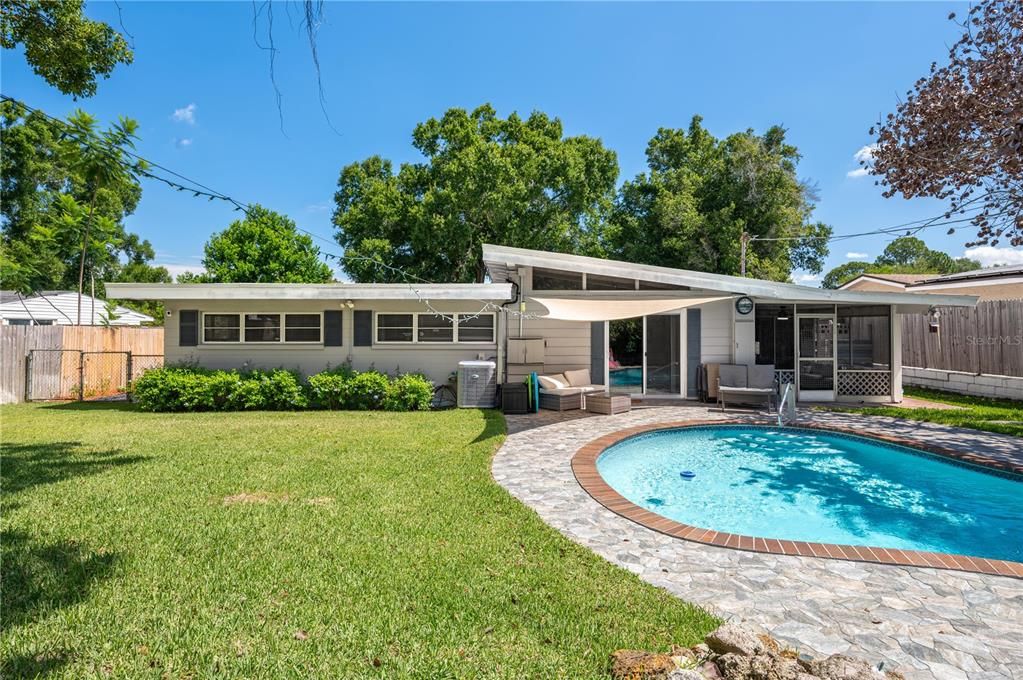 Active With Contract: $295,000 (3 beds, 1 baths, 1400 Square Feet)