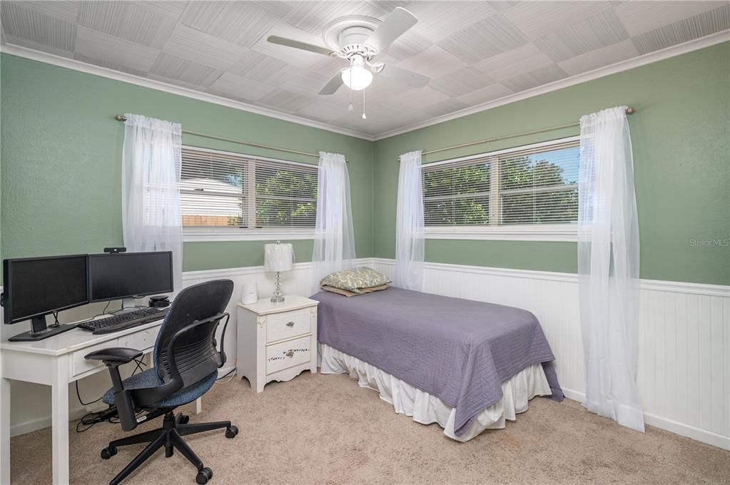 Active With Contract: $295,000 (3 beds, 1 baths, 1400 Square Feet)