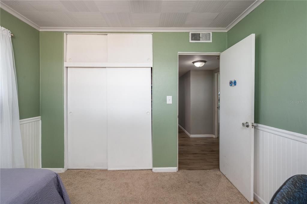 Active With Contract: $295,000 (3 beds, 1 baths, 1400 Square Feet)