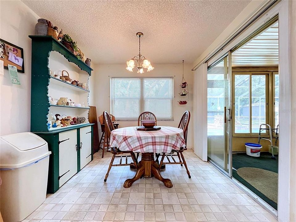 For Sale: $335,000 (3 beds, 2 baths, 2094 Square Feet)