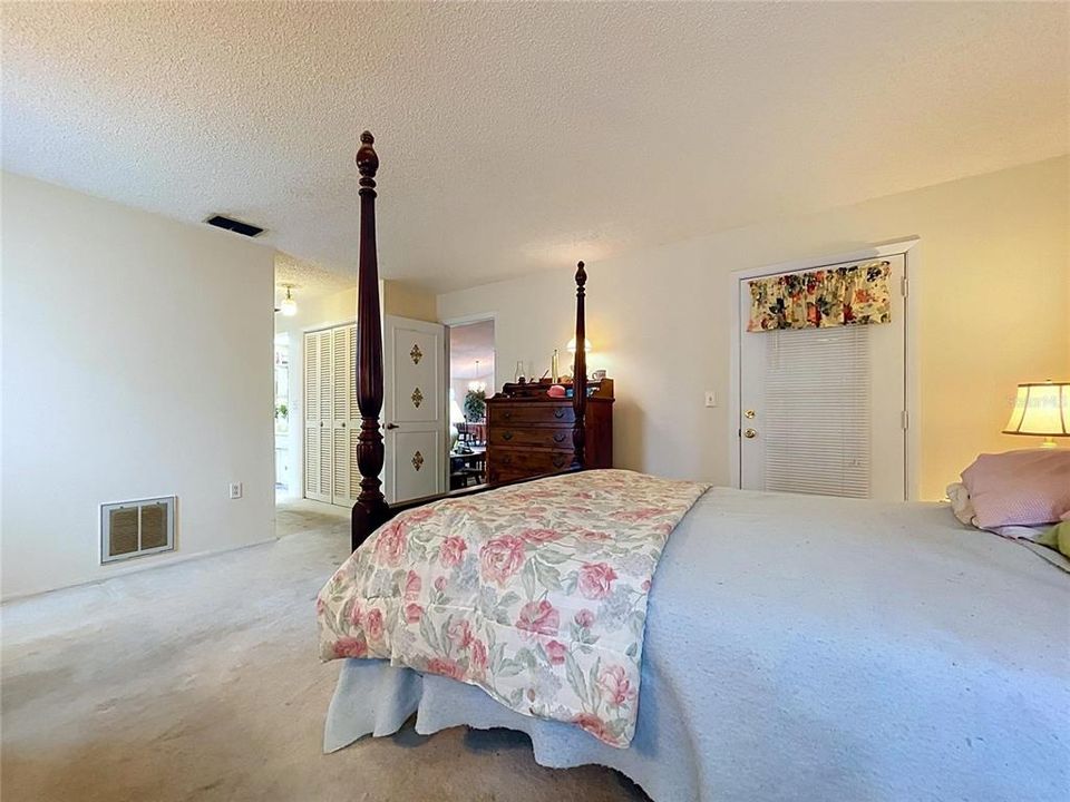 For Sale: $335,000 (3 beds, 2 baths, 2094 Square Feet)