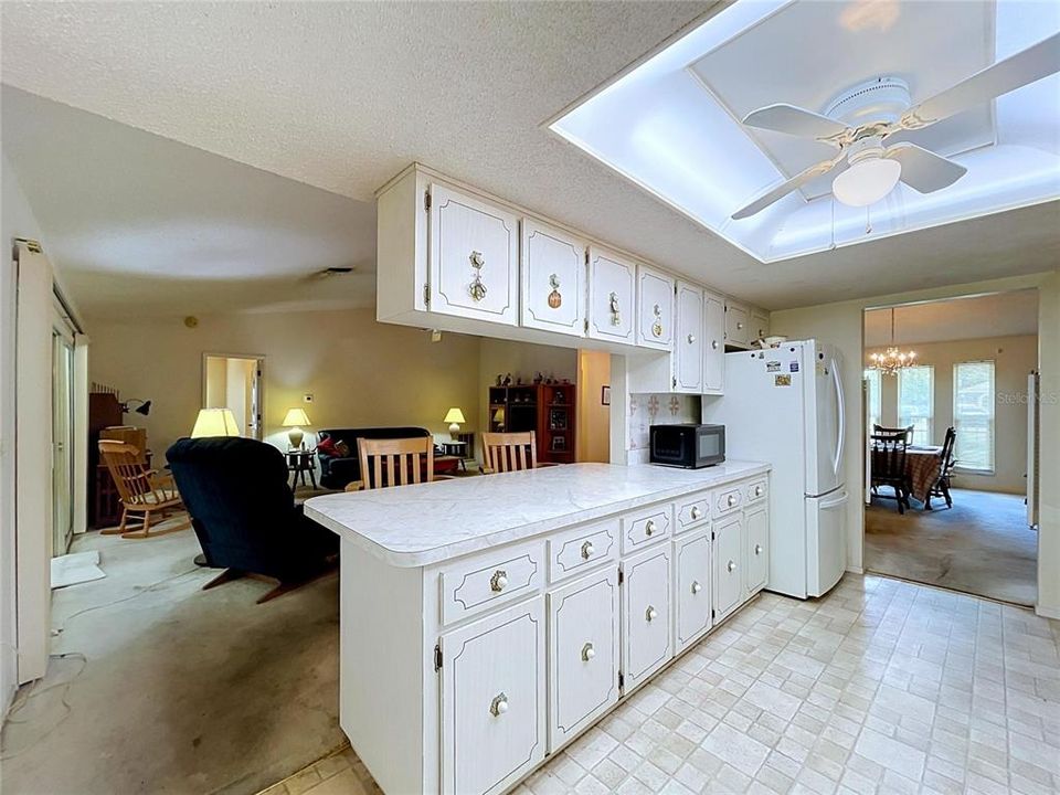 For Sale: $335,000 (3 beds, 2 baths, 2094 Square Feet)