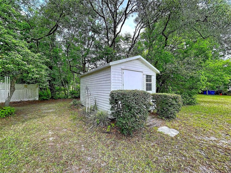 For Sale: $335,000 (3 beds, 2 baths, 2094 Square Feet)