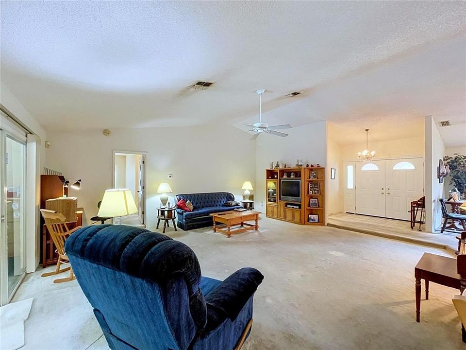 For Sale: $335,000 (3 beds, 2 baths, 2094 Square Feet)