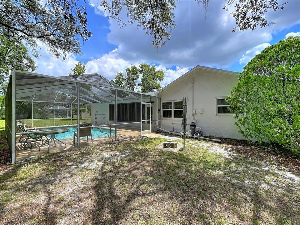 For Sale: $335,000 (3 beds, 2 baths, 2094 Square Feet)