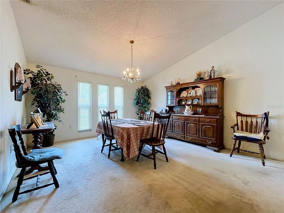 For Sale: $335,000 (3 beds, 2 baths, 2094 Square Feet)