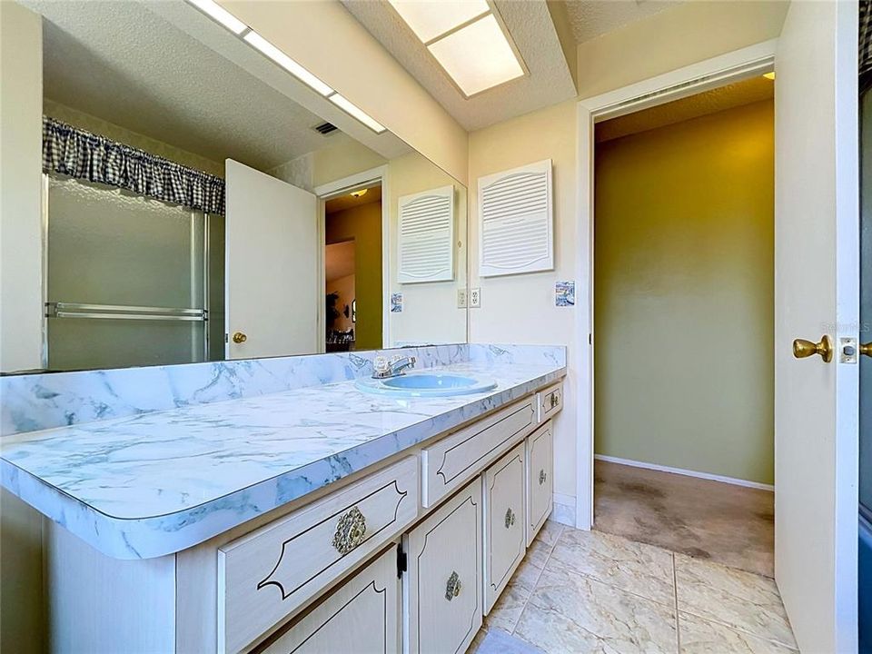 For Sale: $335,000 (3 beds, 2 baths, 2094 Square Feet)